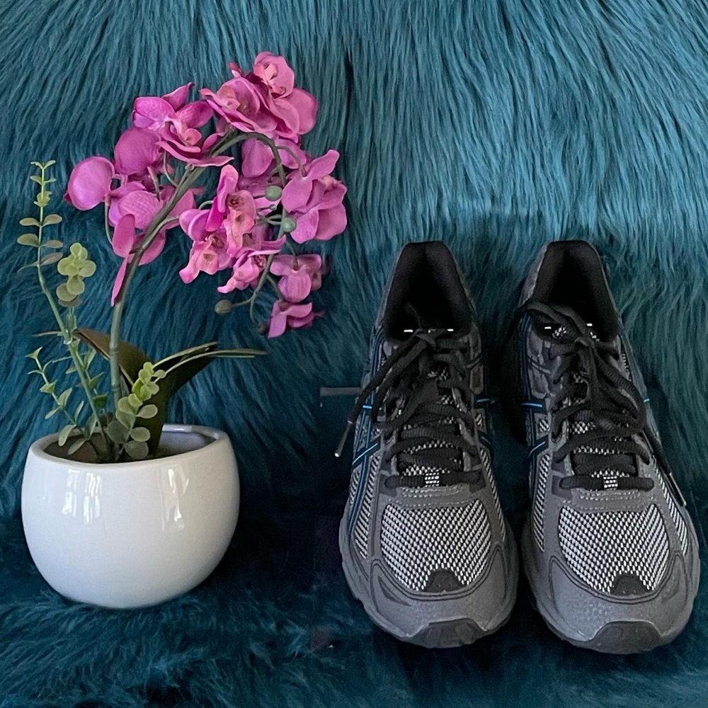 ASICS Women’s Gel-Venture 6 Running Shoe (Black/ Blue/Pink-Size 7) Pre-owned